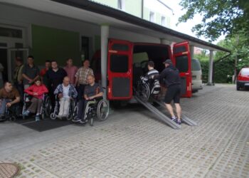 Tarnobrzeg. Trzy tysiące dla warsztatów terapii zajęciowej od stowarzyszenia kibiców.