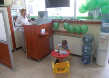 Tarnobrzeg. Bezpłatne badania słuchu dla mam z dziećmi.