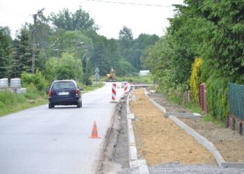 Radomyśl Wielki:  Gmina z powiatem buduje chodniki