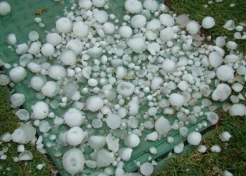 Sandomierz: Kolejne szkody wyrządzone przez deszcz i grad.