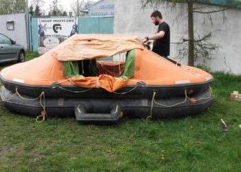 Tarnobrzeg. Spłyną Wisłą na tratwie do Gdańska.