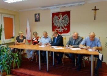 Tuszów Narodowy: Co z budynkiem po byłej szkole  w Dębiakach