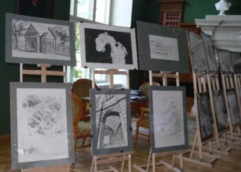 Tarnobrzeg. Wernisaż wystawy poplenerowej.