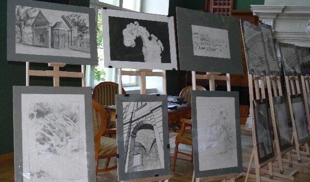 Tarnobrzeg. Wernisaż wystawy poplenerowej.