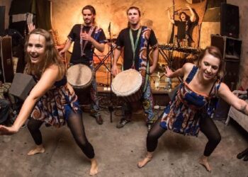 Tarnobrzeg. Bicie rekordu podczas Festiwalu Siarki, Ognia i Bębnów.