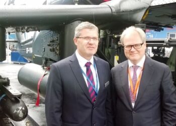 Mielec: Sikorsky, PZL Mielec i PGZ podpisują porozumienie o black hawk
