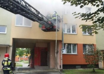Tarnobrzeg. Pożar w bloku przy ulicy Matejki.