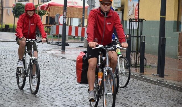 Mielec: 3600 km za 36 litrów krwi. Bartek jedzie, mielczanie krew oddają