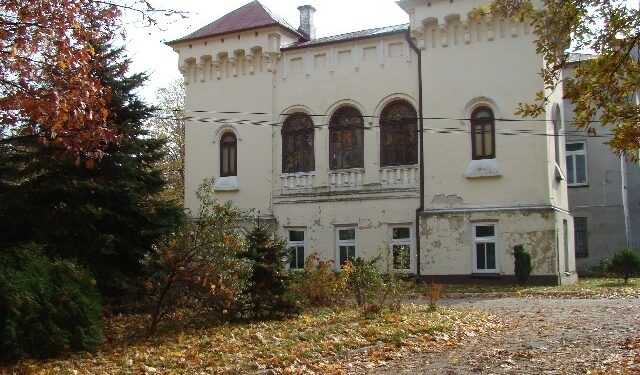 Grębów: Zabytkowy pałacyk bez dotacji z województwa