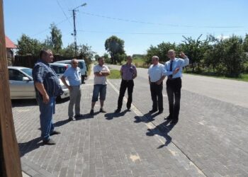 Mielec: Bezpieczniej przy drogach powiatowych. Kolejne chodniki gotowe