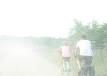 Tarnobrzeg. Po kąpieli w Jeziorze kąpiel  w kurzu.