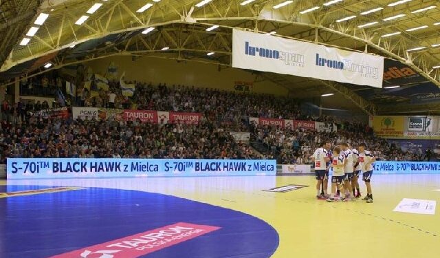 Mielec: Rozbiórka hali sportowej