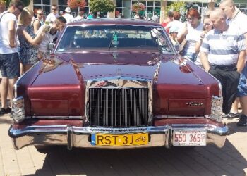 Tarnobrzeg: III Spotkanie pojazdór PRL