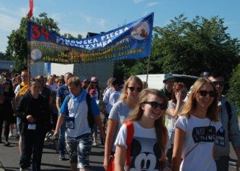 Janów Lubelski: Pielgrzymi wyruszyli na Jasną Górę.