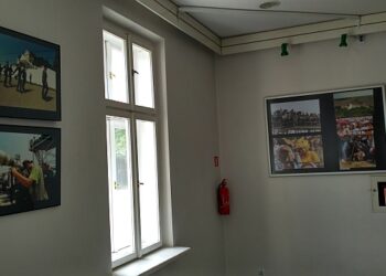 Tarnobrzeg: Wystawa fotografii z wizyty Jana Pawła II