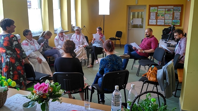 Cygany: Uczyli się śpiewać pieśni obrzędowych