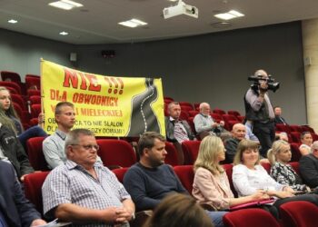 Mielec:  Mieszkańcy Woli Mieleckiej u marszałka