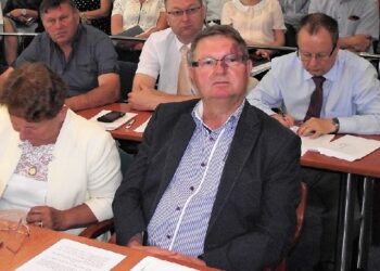 Mielec: Zdanie odrębne.