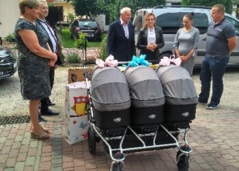 Koprzywnica: Z wizytą u trojaczków