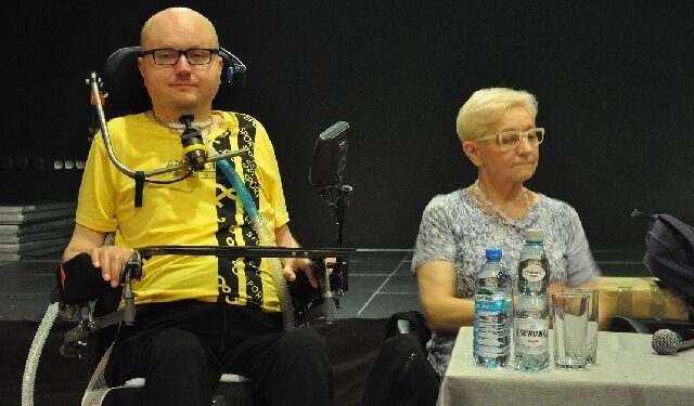 Mielec: Opowieść o cierpieniu znoszonym z radością.