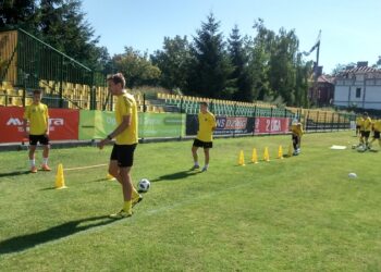 Tarnobrzeg. Piłkarze Siarki ćwiczą przed sezonem. W sobotę dwa sparingi.