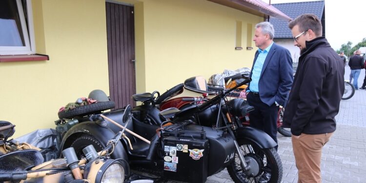 Dębica: Dinozaury Motoryzacji