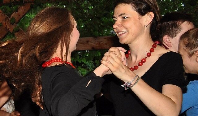 Kolbuszowa: Potańcówka na skansenie.