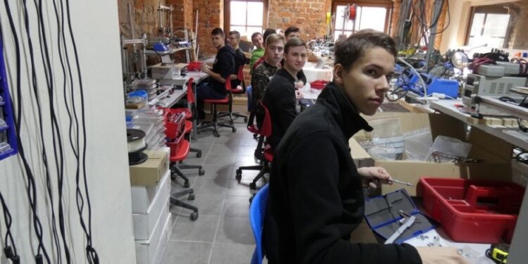 Mielec: Grupa 20 uczniów z Zespołu Szkół Technicznych przebywała na miesięcznych praktykach w Niemczech.