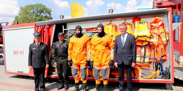 Mielec: Powiat doposażył strażaków