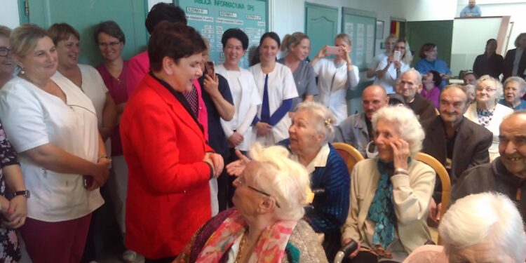 Mielec: Wicepremier Beata Szydło w Domu Pomocy Społecznej.