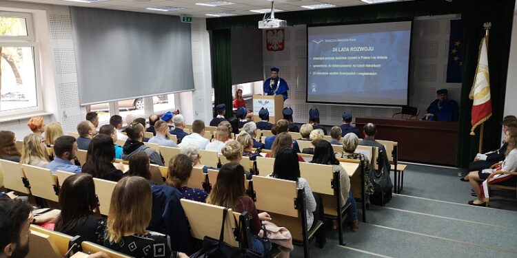 Tarnobrzeg: Trzeci rok akademicki w wydziale zamiejscowym Społecznej Akademii Nauk w Łodzi