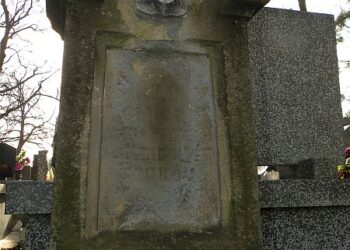 Stalowa Wola: Wrzuć datek na ratowanie zabytkowych nagrobków