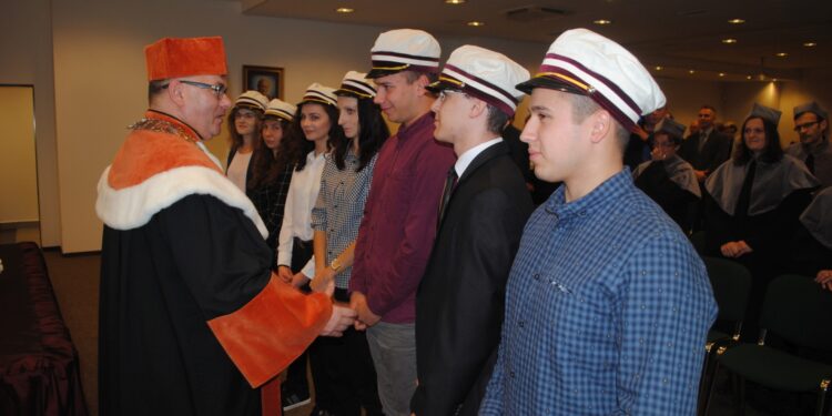 Stalowa Wola: KUL rozpoczął rok akademicki z garstką nowych studentów