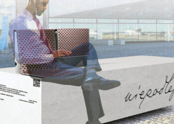 Nisko: Na ulicy Paderewskiego stanie Ławka Niepodłegłości.