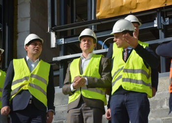 Stalowa Wola: Minister Bańka gościł na budowie Podkarpackiego Centrum Piłki Nożnej