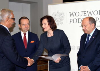 Mielec: Promesy zostały wręczone.