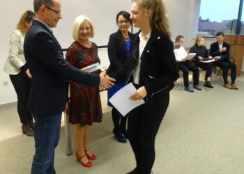 Stalowa Wola: Nagrody za godziny przy piórze