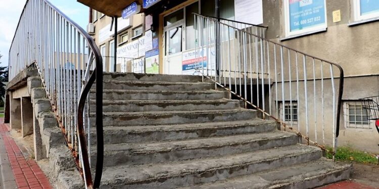 Kolbuszowa: Zgłaszajmy usterki drogowe.