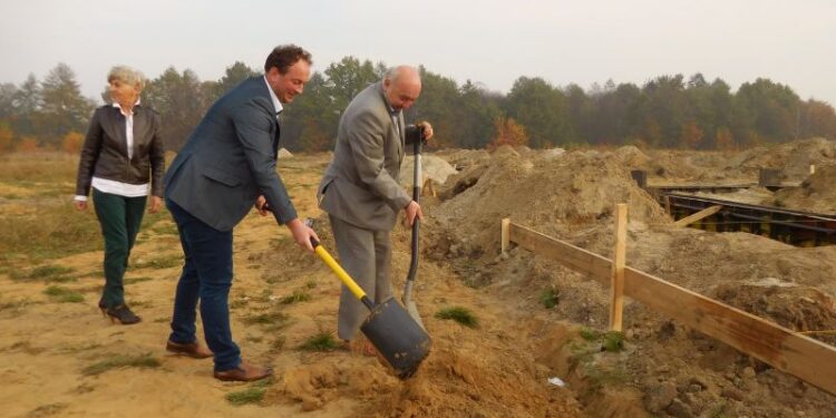 Dębica: Kolejne firmy w strefie.