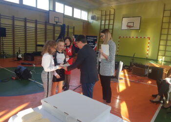 Tarnobrzeg. Ósmy Miejski Konkurs Piosenki i Pieśni Patriotycznej.