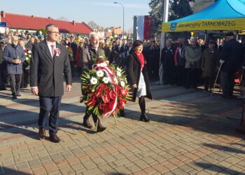 Tarnobrzeg. Obchody Święta Niepodległości i odsłonięcie Pomnika Józefa Piłsudskiego.