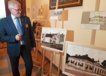 Tarnobrzeg. Patchworkowe obrazy przedstawiające dawny Tarnobrzeg.