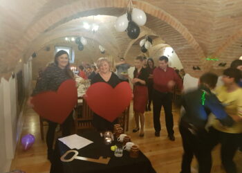 Tarnobrzeg. Wróżby, dyskoteka, poczęstunek. Uczestnicy WTZ na „Andrzejkach”.