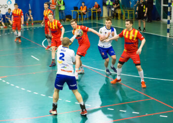 Mielec: Z Arką Gdynia na uczczenie 100-lecia Niepodległości.