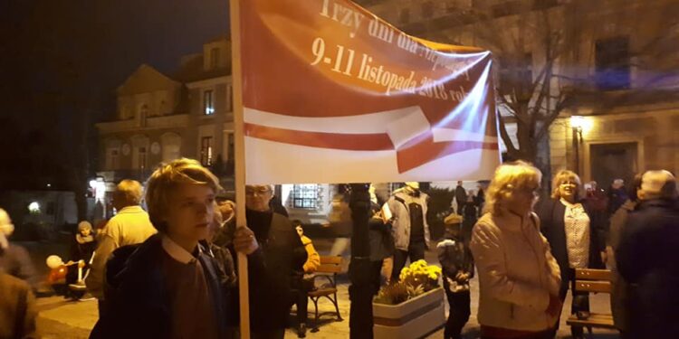 Sandomierz: Dąb im. Piłsudskiego, capstrzyk i koncert – drugi dzień sandomierskiego świętowania.