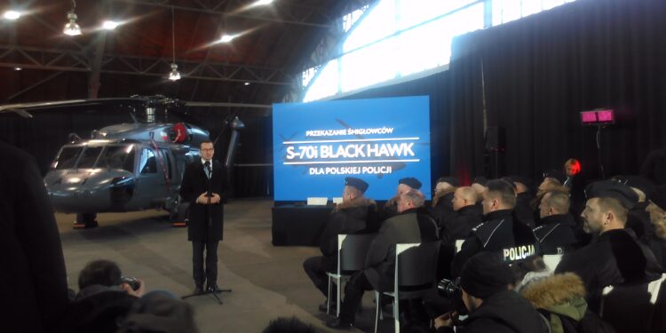Mielec/Warszawa: Śmigłowce oficjalnie przekazane policji