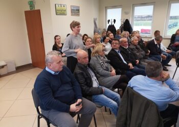 Obrazów: Maszt niezgody