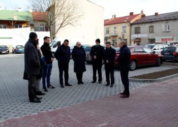 Nisko: Plac parkingowy na Paderewskiego już oddany do użytku.