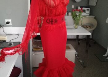 Tarnobrzeg. Sesja zdjęciowa z modelkami w sukniach projektantki z naszego regionu.