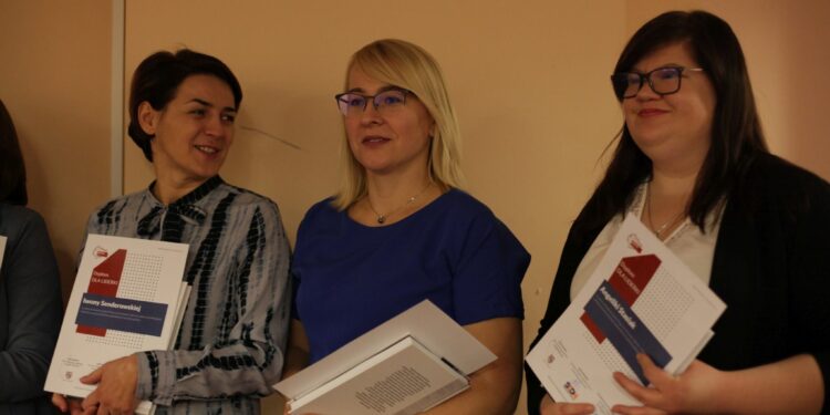 Świętokrzyskie: „Liderzy dla Młodzieży”.